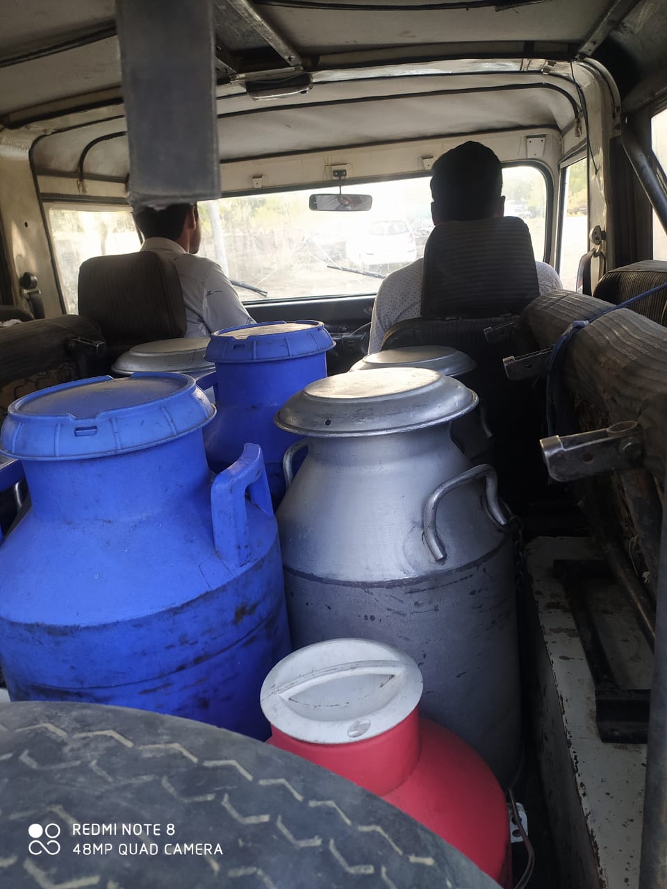 рдорд┐рд▓рд╛рд╡рдЯреА рджреВрдз рдФрд░ рдорд╛рд╡рд╛ рдмреЗрдЪрдиреЗ рд╡рд╛рд▓реЗ рдЧрд┐рд░реЛрд╣ рдХрд╛ рдмреИрдВрдХ рдиреЛрдЯ рдкреНрд░реЗрд╕ рдкреБрд▓рд┐рд╕ рдиреЗ рдХрд┐рдпрд╛ рдкрд░реНрджрд╛рдлрд╛рд╢ , рдЖрдзрд╛ рдХреНрд╡рд┐рдВрдЯрд▓ рдорд╛рд╡рд╛ 240 рд▓реАрдЯрд░ рджреВрдз рдкрд░рд┐рд╡рд╣рди рдХрд░рддреЗ рдорд┐рд▓рд╛рд╡рдЯ рдЦреЛрд░ рдзрд░рд╛рдП рд╢рд╣рд░реА рдХреНрд╖реЗрддреНрд░ рдореЗрдВ рдбреЗрд░реА рдкрд░ рджреЗрдиреЗ рдЬрд╛ рд░рд╣реЗ рдереЗ рдорд┐рд▓рд╛рд╡рдЯреА рджреВрдз рдорд╛рд╡рд╛