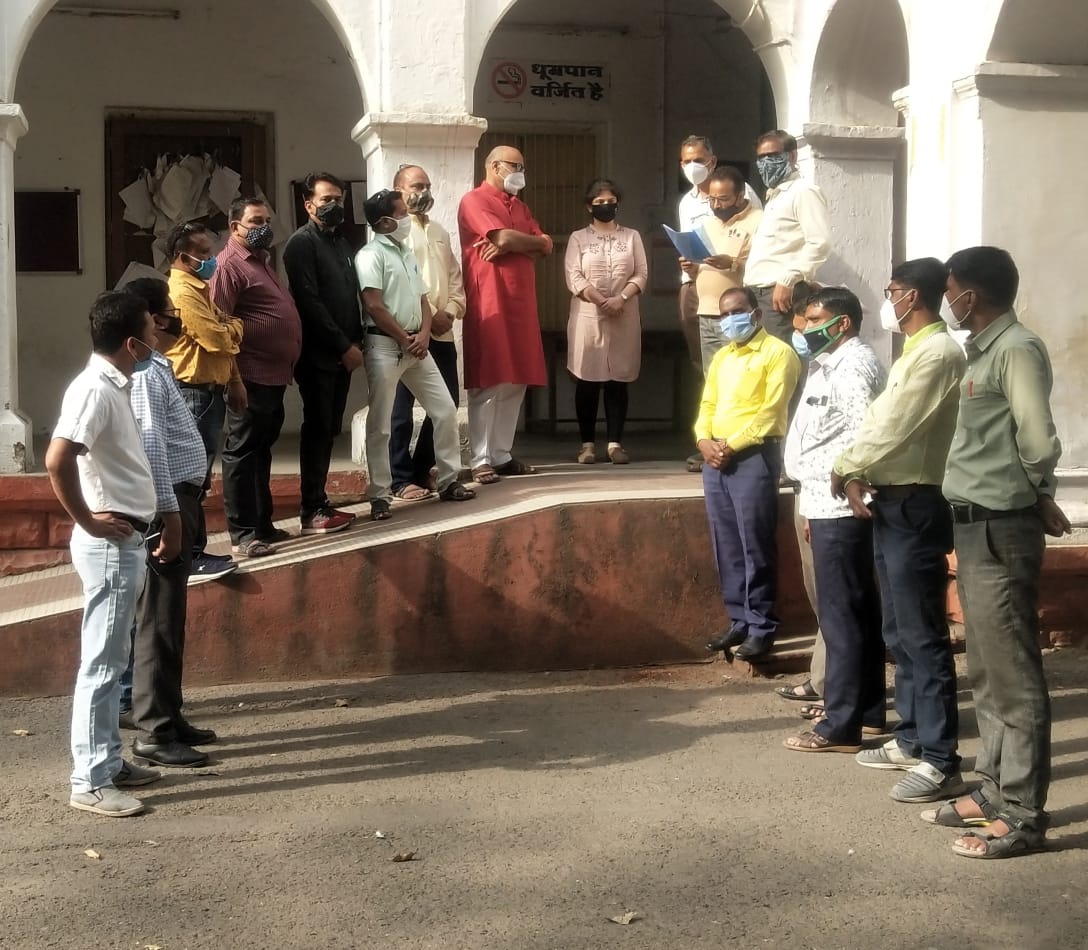 मध्य प्रदेश राज्य कर्मचारी संघ ने मुख्यमंत्री के नाम ज्ञापन सौंपा