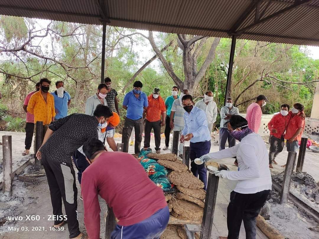 अब देवास मुक्तिधाम में मिलेगी लकड़ी कंडे के झंझट से मुक्ति ,शीघ्र बनेगा गैस शवदाह गृह संयंत्र, विधायक राजे ने 20 लाख की राशि की स्वीकृत
