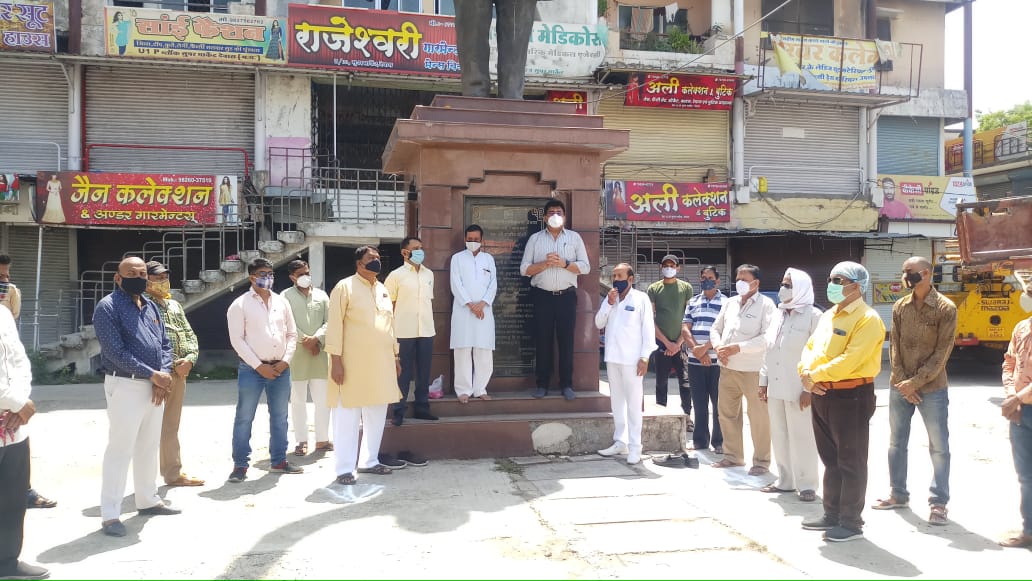 рджреЗрд╢ рдХрднреА рд░рд╛рдЬреАрд╡ рдЬреА рдХреЗ рдмрд▓рд┐рджрд╛рди рдХреЛ рднреВрд▓ рдирд╣реАрдВ рдкрд╛рдПрдЧрд╛, рд╢рд╣рд░ рдХрд╛рдВрдЧреНрд░реЗрд╕ рдиреЗ рдордирд╛рдИ рдкреВрд░реНрд╡ рдкреНрд░рдзрд╛рдирдордВрддреНрд░реА рд╕реНрд╡рд░реНрдЧреАрдп рд░рд╛рдЬреАрд╡ рдЧрд╛рдВрдзреА рдХреА рдкреБрдгреНрдпрддрд┐рдерд┐ред рдкреВрд░реА рддрд░рд╣ рд╕реЗ рдХрд┐рдпрд╛ рдХрд░реЛрдирд╛ рдирд┐рдпрдореЛрдВ рдХрд╛ рдкрд╛рд▓рди