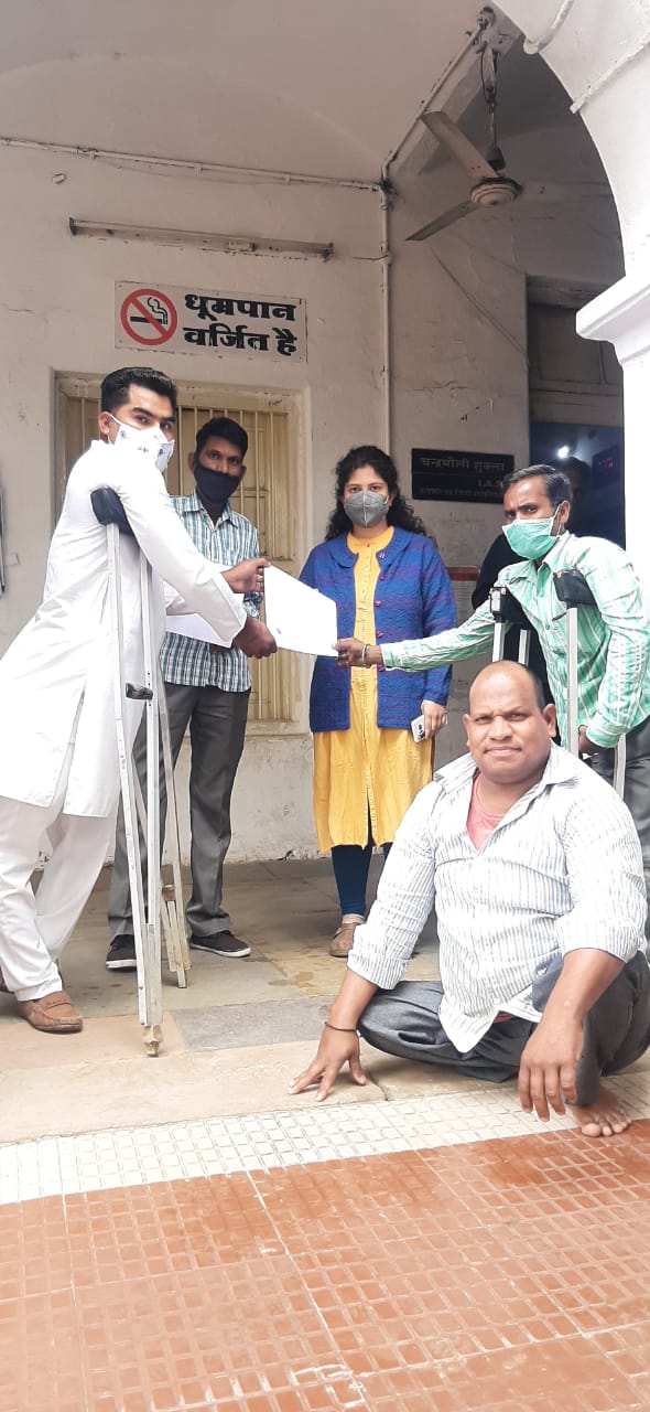 शंकरगढ़ पहाड़ी के  दिव्यांग शख्स  का यह केसा जुनून