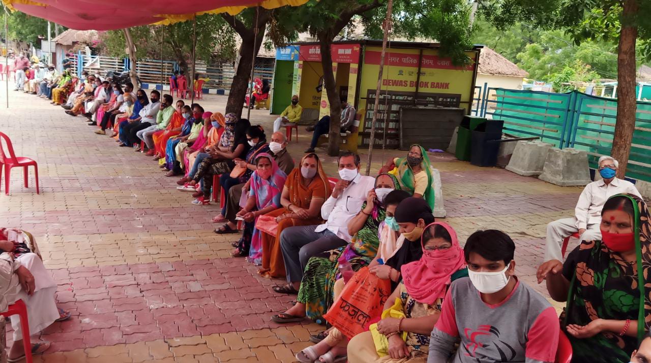 देवास जिला हुआ कोरोना मुक्‍त, जिले में एक भी एक्टिव कोरोना संक्रमित मरीज नहीं ————- नागरिक कोरोना वायरस संक्रमण से बचाव के संबंध में दिये गये दिशा निर्देशों का कड़ाई से पालन करें – कलेक्‍टर श्री शुक्‍ला