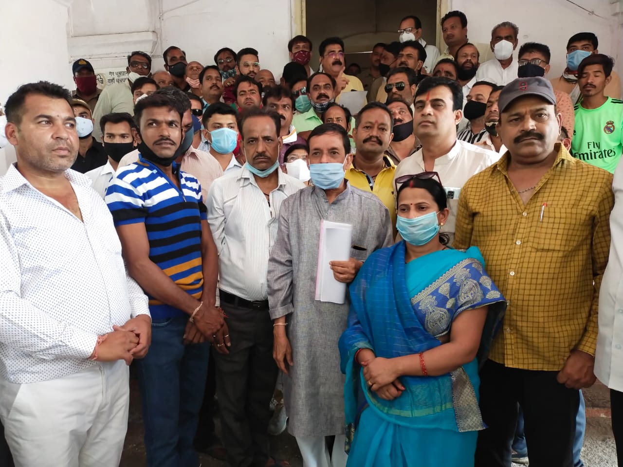 पूर्व मंत्री श्री सज्जन सिंह वर्मा पर दर्ज मुकदमे के विरोध में शहर कांग्रेस ने दिया राज्यपाल के नाम ज्ञापन।  प्रकरण वापस नहीं लिया तो शिवराज सिंह जी के विधानसभा क्षेत्र बुधनी में होगा जबरदस्त आंदोलन, राजानी 