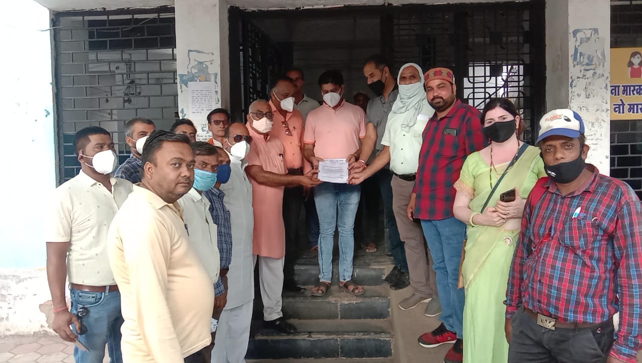 प्रांतीय शिक्षक संघ ने विभिन्न मांगों को लेकर दिया मुख्यमंत्री के नाम ज्ञापन