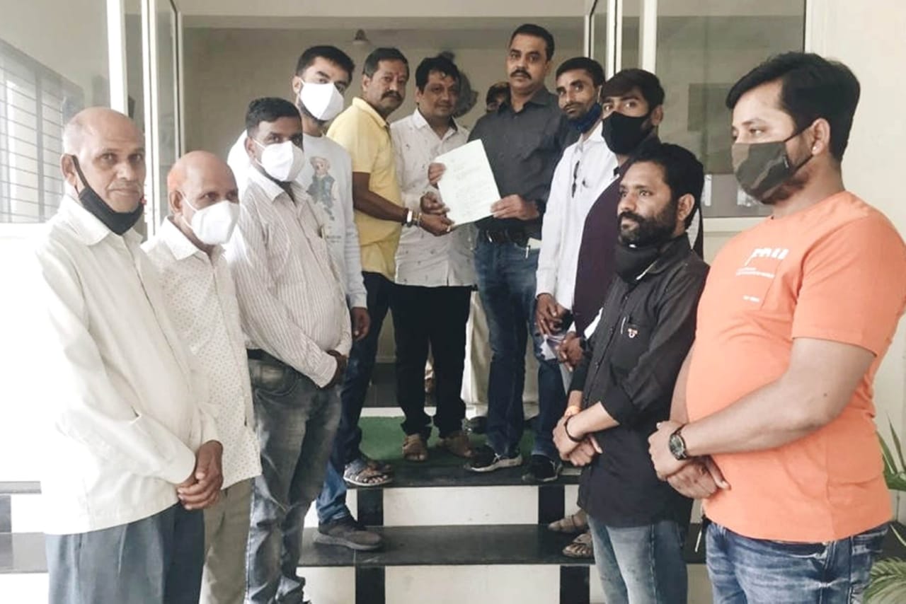 बढ़ रहे अपराधों पर अंकुश लगाने को लेकर किसान कांग्रेस ने सौंपा एसपी के नाम ज्ञापन