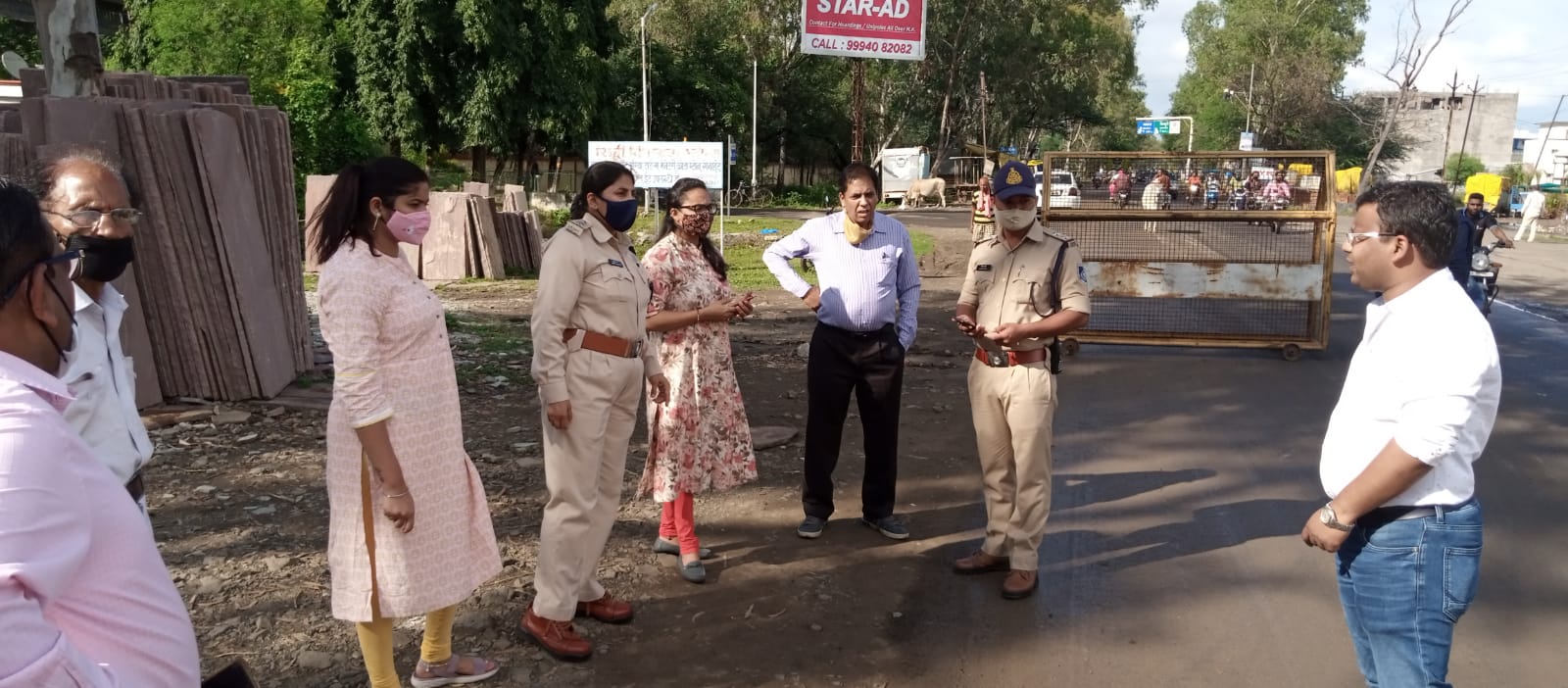 देवास जिले में परिवहन, पुलिस, खाद्य एवं प्रदूषण विभाग ने संयुक्त रूप से वाहनों के फ्यूल अल्ट्रेशन की चैकिंग कर चालानी कार्यवाही की  ———– चालानी कार्यवाही में 55 वाहनों के विरुद्ध कार्यवाही कर 27 हजार 500 रूपये शमन शुल्क वसूला