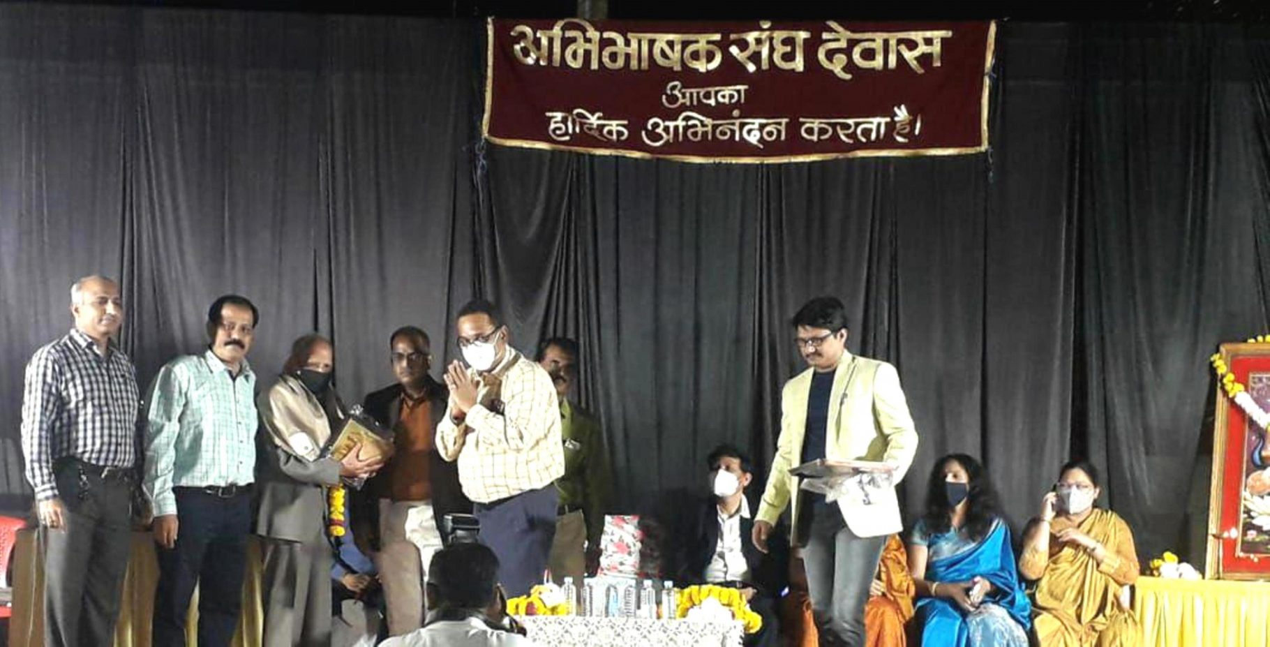 जिला अभिभाषक संघ ने वरिष्ठ अधिवक्ताओं का किया सम्मान