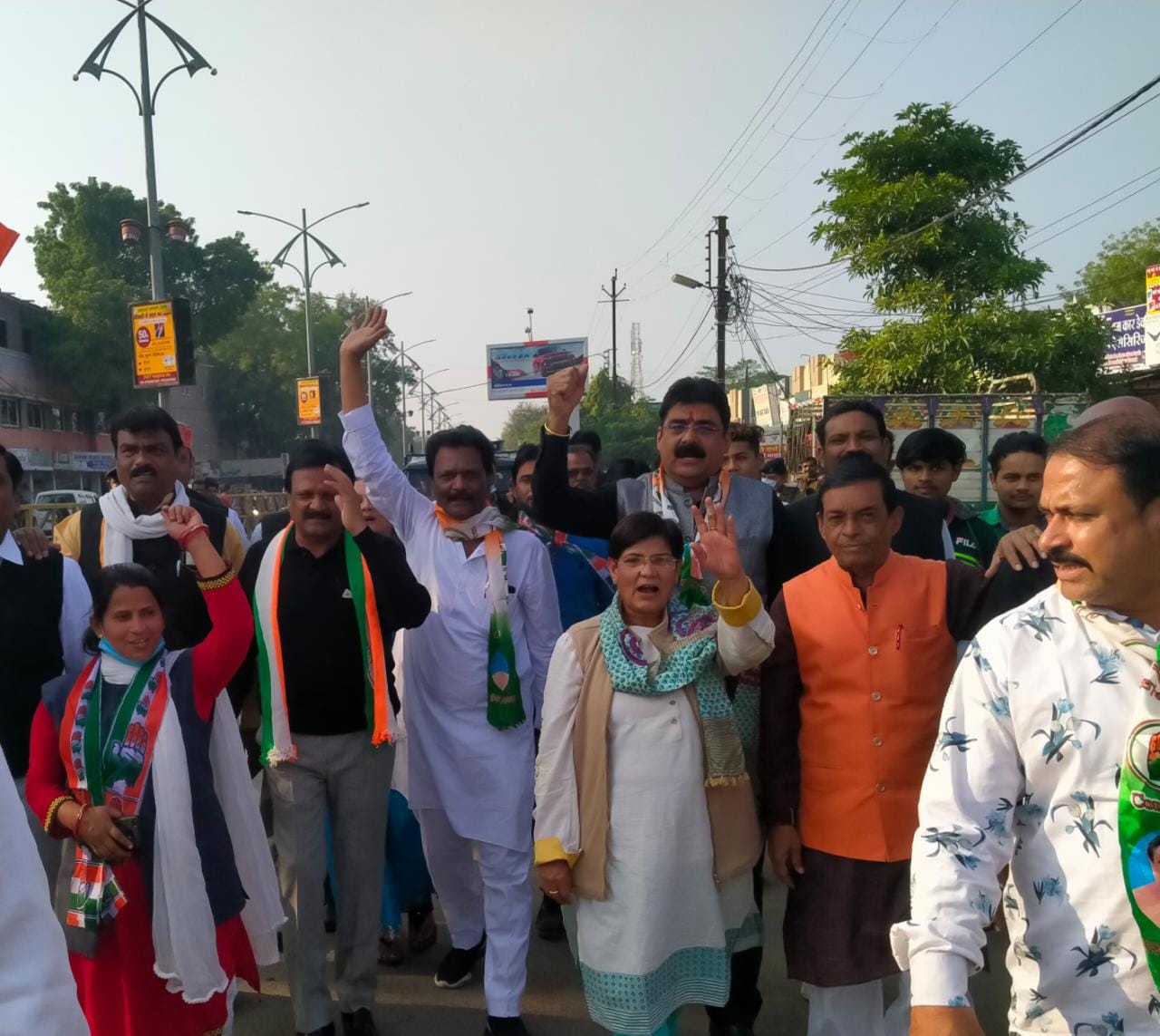 जनहित के मुद्दों को लेकर कांग्रेस ने  निकाली वार्ड क्रमांक 27 28 29 में जन जागरण यात्रा श्री वर्मा ने किया शुभारंभ