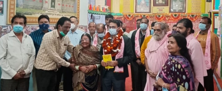 नागरिकों के सहयोग एवं समर्पण से मिला देवास को सम्मान.. निगमायुक्त     2022 तक देवास को स्वछता में नम्बर वन बनाएंगे   श्रीरामद्वारा में निगमायुक्त व पूरी टीम का किया अभिनंदन