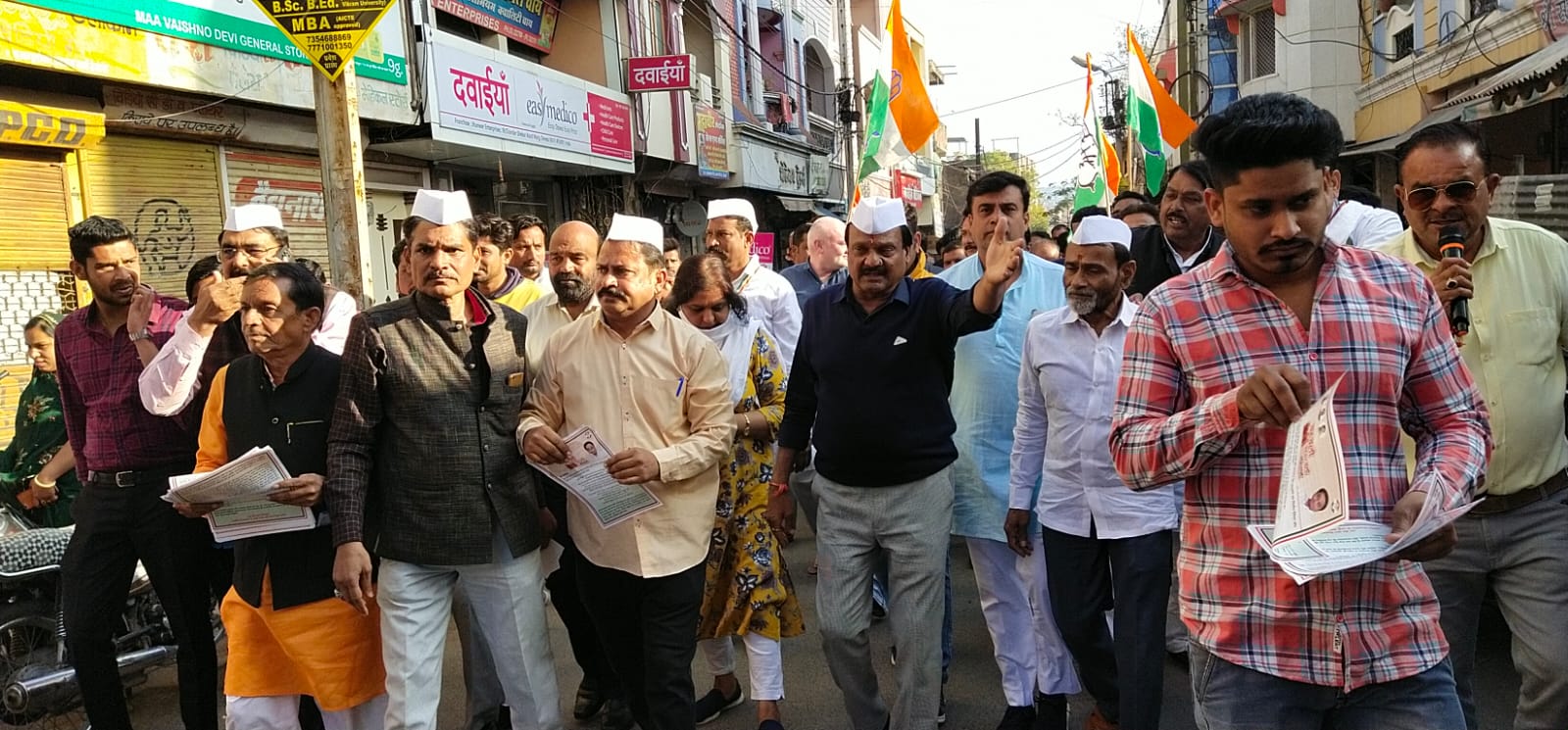 श्री वर्मा ने किया वार्ड क्रमाक 38 में घर चलो घर घर चलो अभियान का शुभारंभ