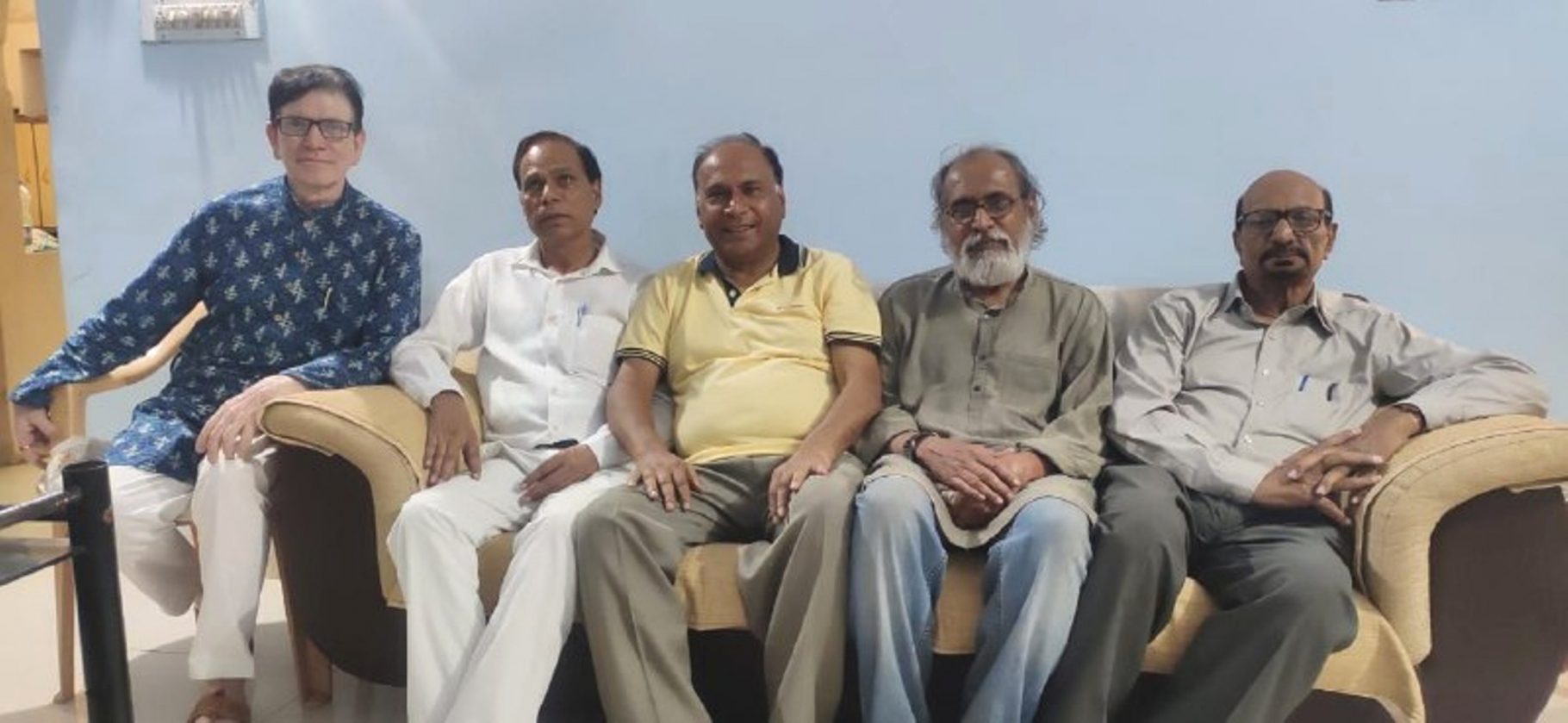 कोई भी खेमा या वाद हो, साहित्य की पहली शर्त आमजन से जुड़ाव है