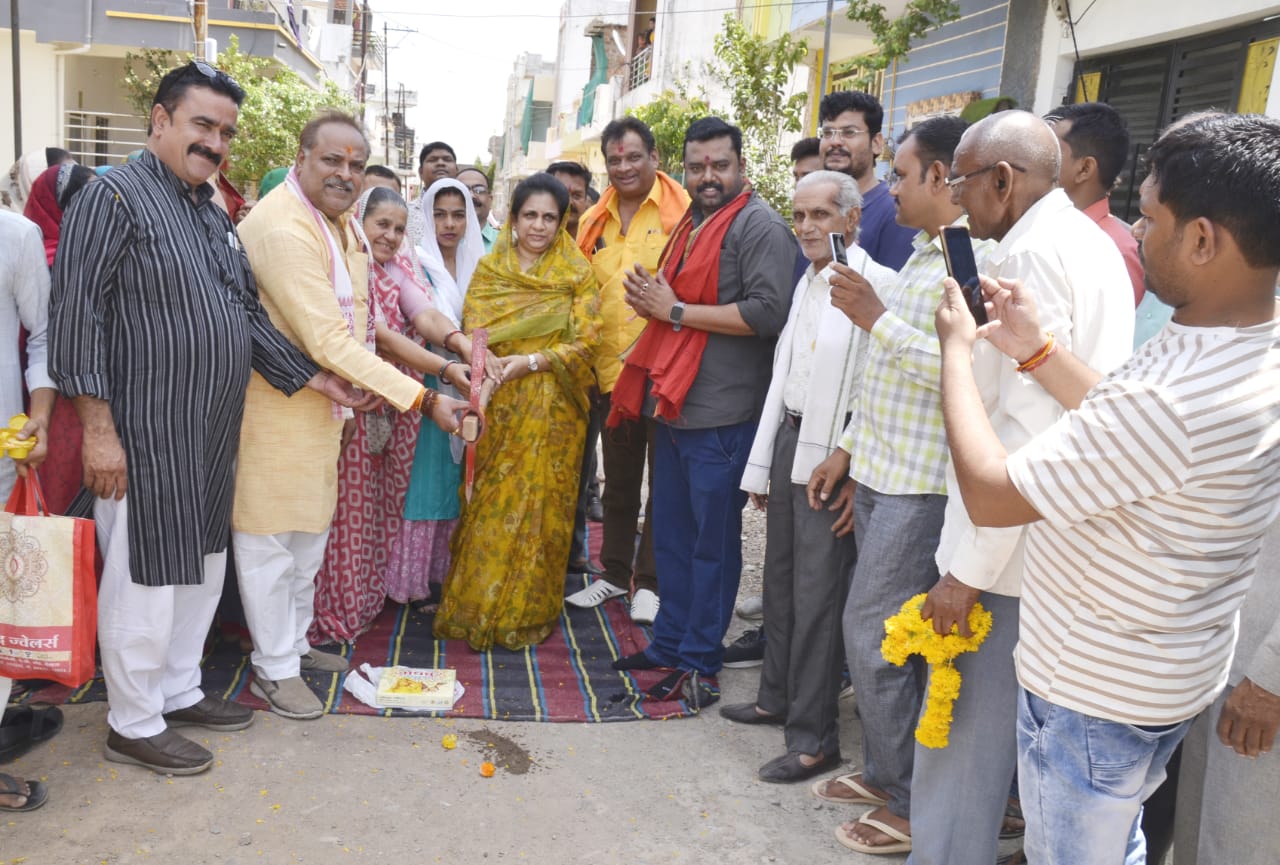 शहर में करोड़ो रूपये के विकास कार्यो का भूमि पूजन
आप सबके आशीर्वाद से हो रहा है नये देवास का निर्माण-विधायक श्रीमंत पवार