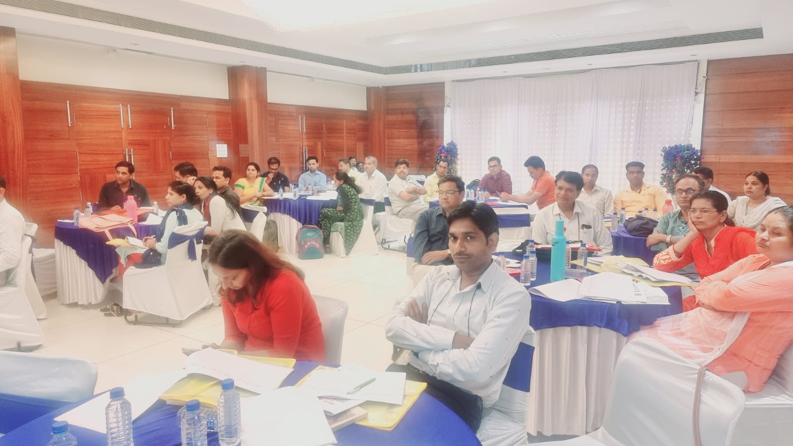 टीकाकरण परिवार और समुदाय को सुरक्षित रखने के लिए सुरक्षा कवचः-सीएमएचओ डाॅ.एम.पी.शर्मा