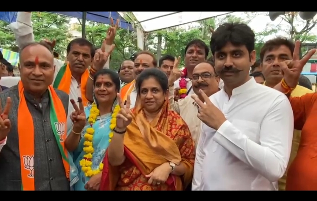 भाजपा की महाविजय: धन्यवाद देवास… सभी ने मिलकर चुनी विकास की राह,हम वादा करते हैं देवास की जनता का जीवन स्तर ऊपर उठाने में कोई कसर बाकी नहीं रखेंगे- विधायक राजे