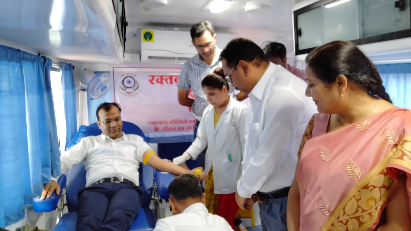 जिला विधिक सेवा प्राधिकरण द्वारा रक्तदान शिविर आयोजित, न्याय के साथ अब सेवा के क्षेत्र में भी अग्रणी न्यायाधीश वर्ग