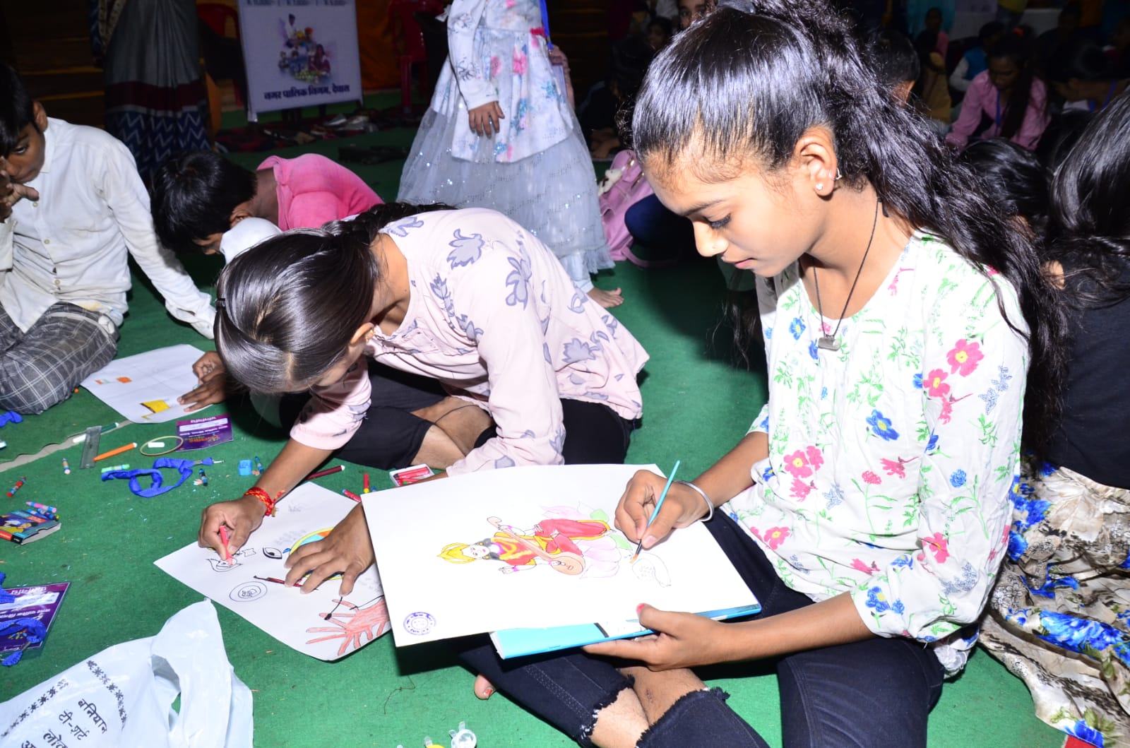 स्वनिधि महोत्सव  ड्राइंग प्रतियोगिता में बच्चों ने बनाए आकर्षक चित्र रिमझिम बारिश में भी कम नहीं उत्साह, 350 से अधिक बच्चे हुए शामिल