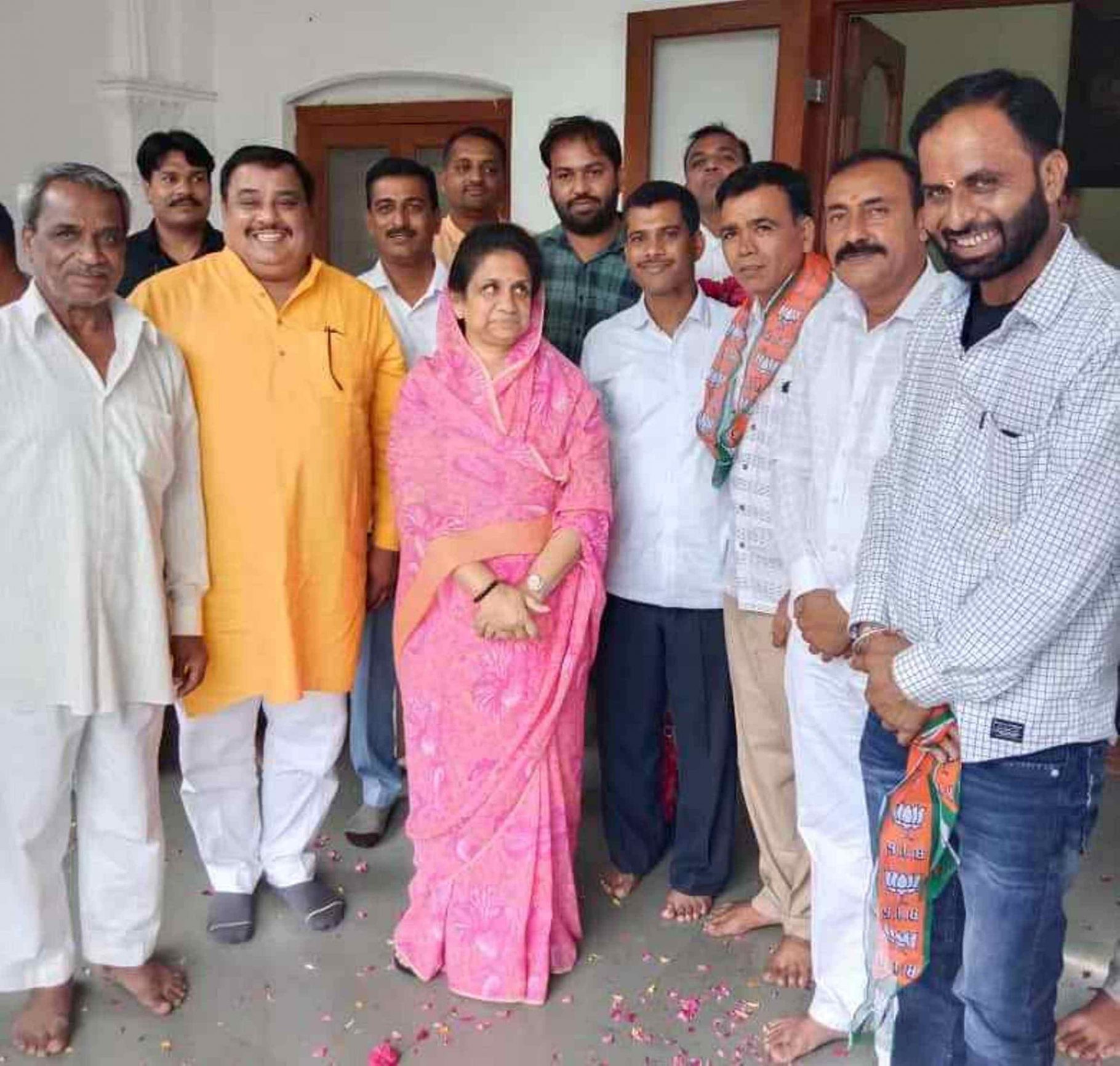 कांग्रेस पार्टी छोड़ भाजपा की सदस्यता ग्रहण की