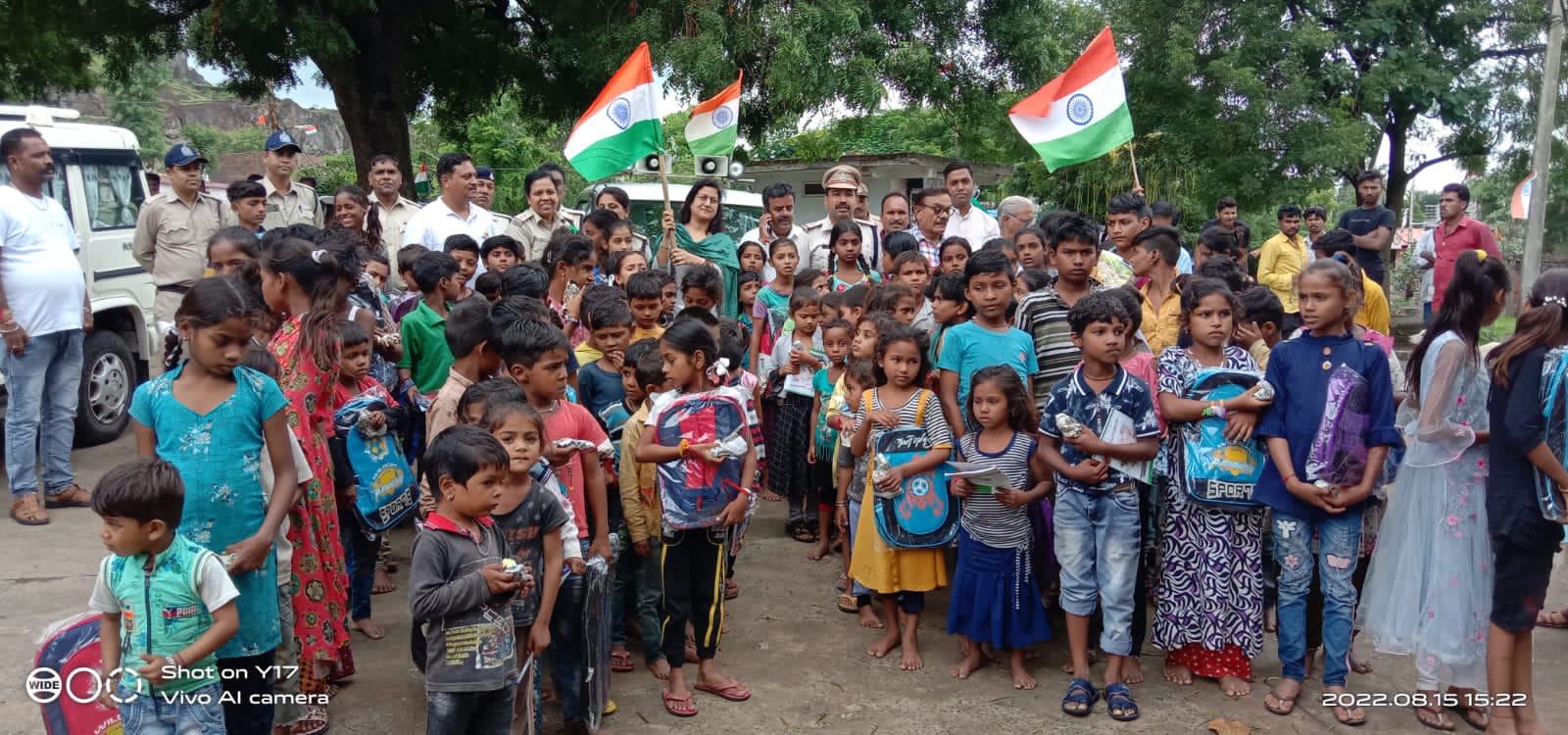 “अपनी शैली में अनूठे ढंग से मनाया स्वतंत्रता दिवस पर्व कुछ खास इस अंदाज में” देखें