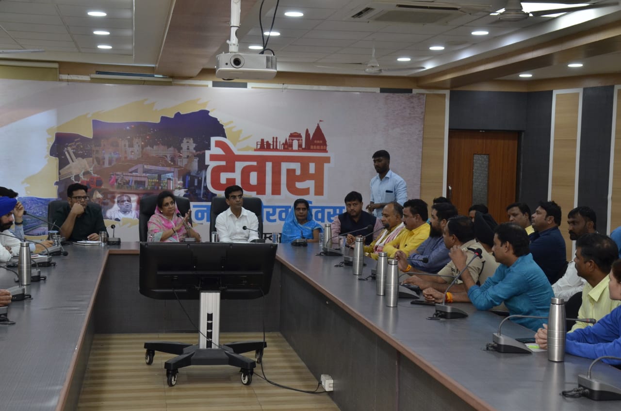 (कोरोना आपदा के बाद  त्योहार की रहेगी धूम )नगर गौरव दिवस 26 सितंबर से  शारदीय नवरात्रि में शहर में होगा ऐतिहासिक आयोजन सांस्कृतिक कार्यक्रम होंगे, दशहरा कृषि कला प्रदर्शनी को भी मिलेगा भव्य रूप  निकलेगी भव्य चुनरी यात्रा, महाआरती में हजारों शहरवासी होंगे शामिल सामाजिक, धार्मिक संस्थाओं के पदाधिकारियों व जनप्रतिनिधियों की उपस्थिति में बनाई तीन दिन के कार्यक्रम की रूपरेखा