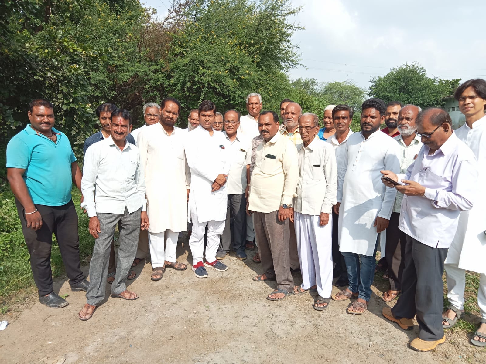 बीएनपी गेट नम्बर 1 बन्द, उत्पन्न समस्याओं को लेकर व्यापारियों और ग्रामीणों की संयुक्त बैठक सम्पन्न