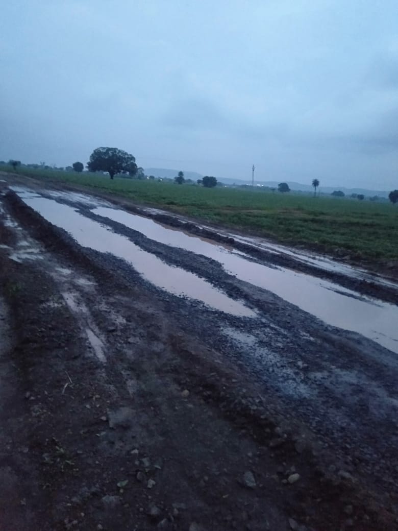 हाटपिपलिया विधायक मनोज चौधरी के घरेलू ग्राम केलोद सिरोलिया मार्ग  में हुए भ्रष्टाचार का मामला