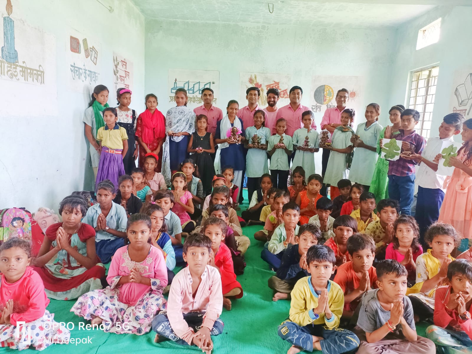 गणेश चतुर्थी पर हाथों से बनाई गणेश प्रतिमाएं*