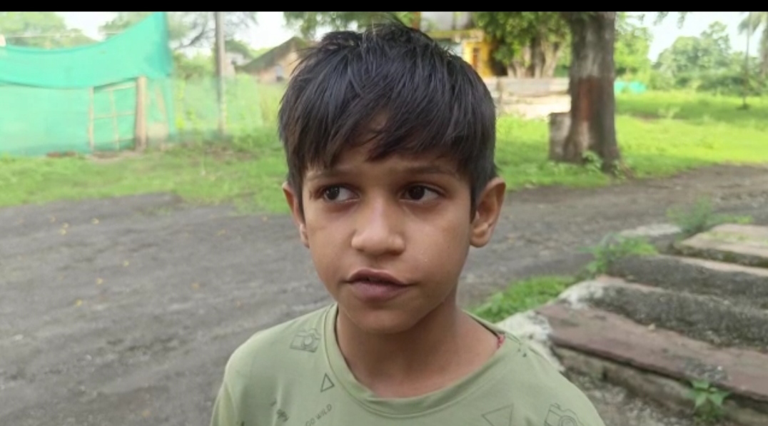 स्कूल में छात्र से मारपीट पुलिस ने किया प्राचार्य के खिलाफ प्रकरण दर्ज देखें