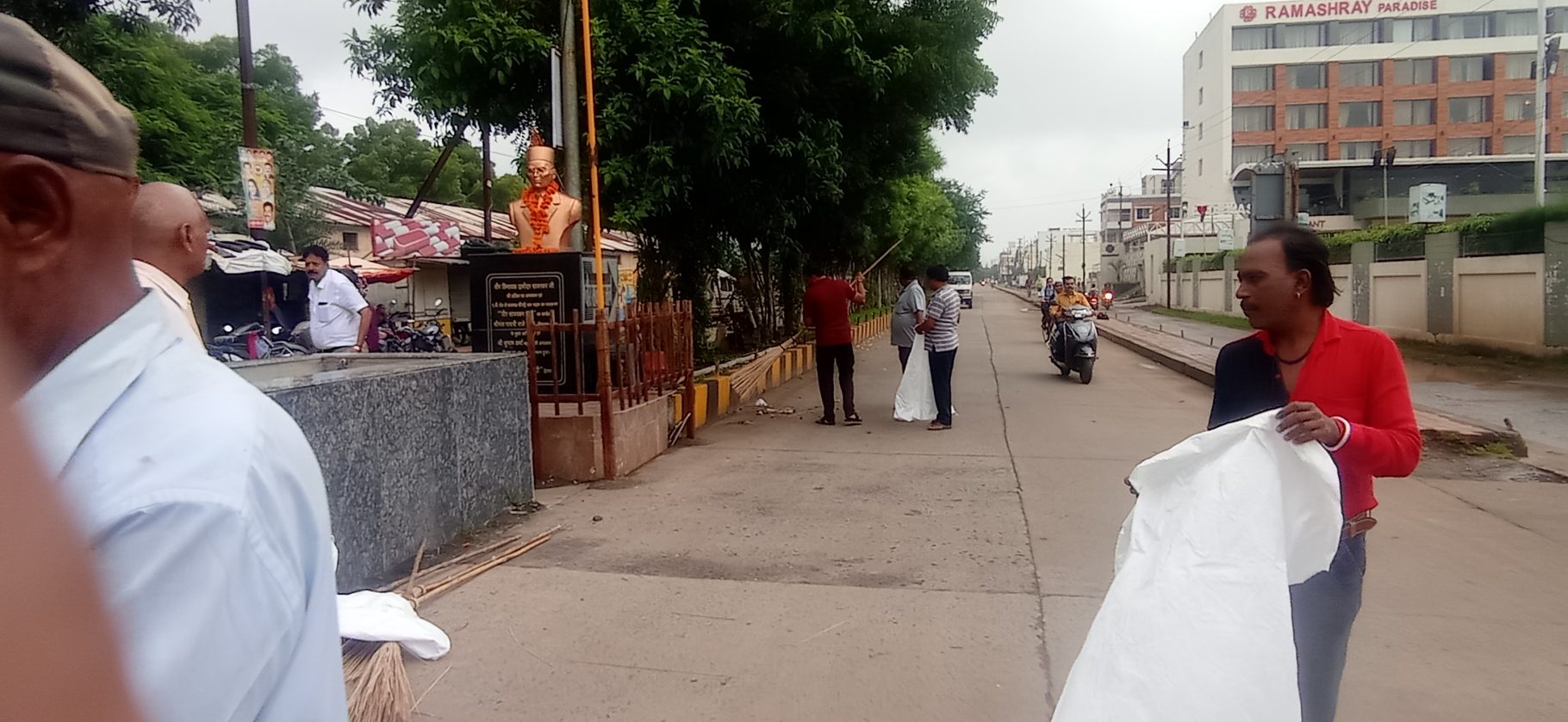 आज सुबह सुबह का सड़कों का बदला नजारा क्या बदल दिए कर्मचारी या कुछ और