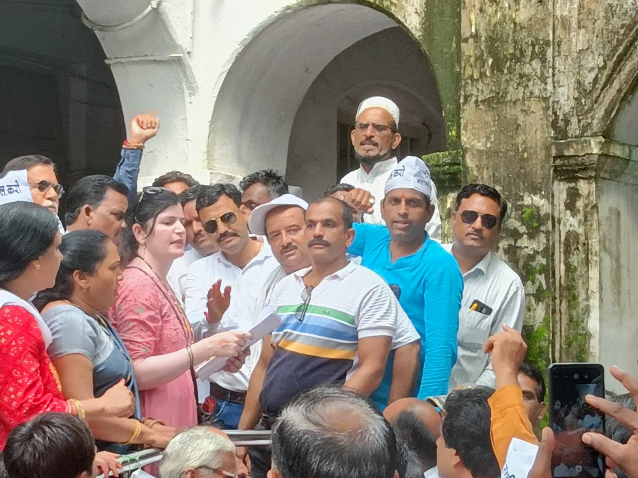 “पुरानी पेंशन बहाली और अन्य मांगों को लेकर कर्मचारी संघ का प्रभावी प्रदर्शन धरना और ज्ञापन” देखें