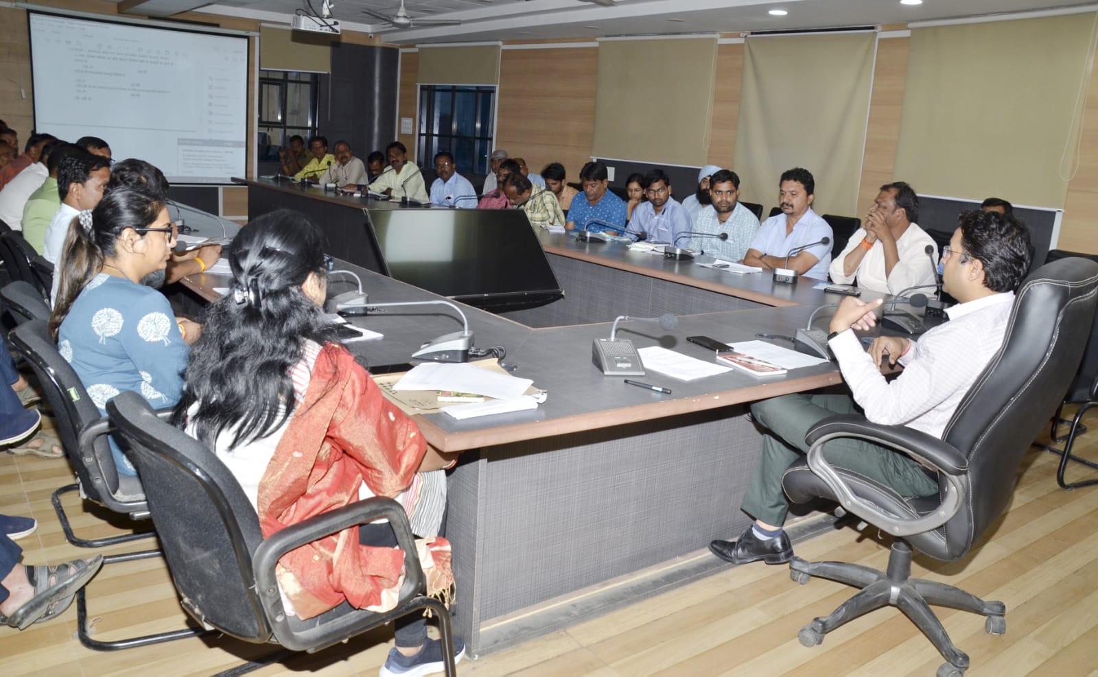 (अच्छी खबर)17 सितंबर से 31 अक्टूबर तक चलाएंगे मुख्यमंत्री जनसेवा अभियान 
जनसेवा अभियान में मिलेगा 33 योजनाओं का पात्र हितग्राहियों को लाभ
हितग्राहियों का घर-घर जाकर होगा चयन, 45 ही वार्डों में गठित की टीम