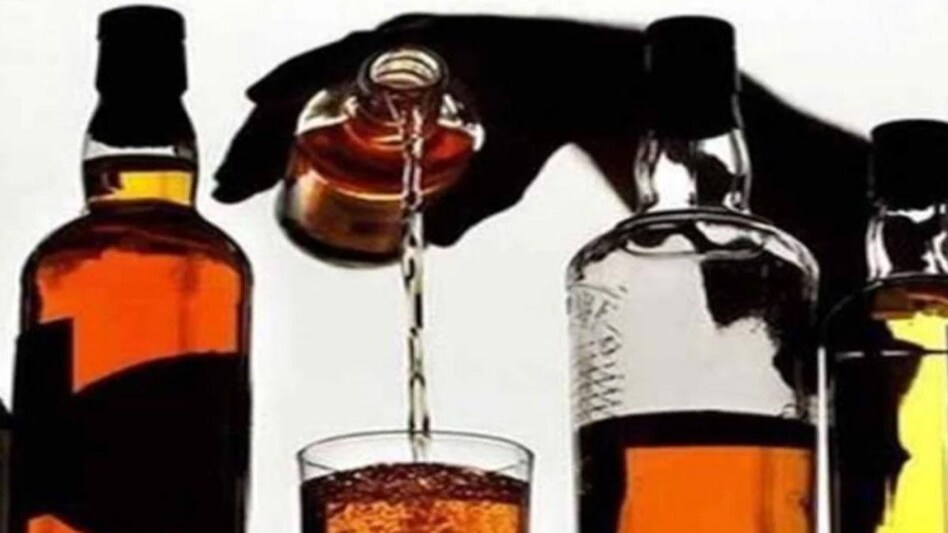 “शराब अहाते बंद होने से मदिरा प्रेमियों की समस्या बड़ी , आमजन को राहत” देखें