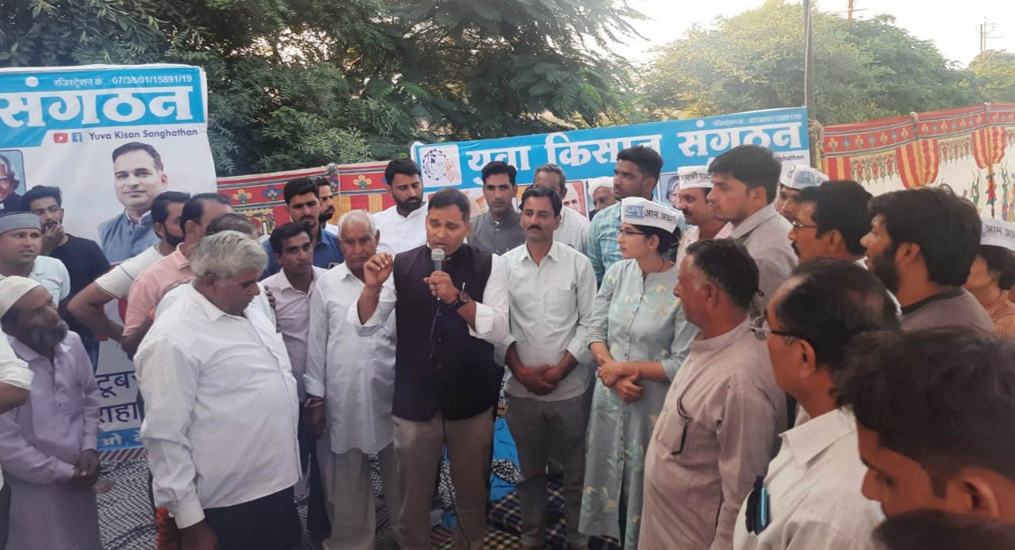 किसानों से बिना संवाद अनैतिक रूप से षड्यंत्र पूर्वक जमीन हथियाना ठीक नहीं – जीतु पटवारी युवा किसान संगठन की भूख हड़ताल आज प्रशासन के समझाइश के बाद हुई समाप्त