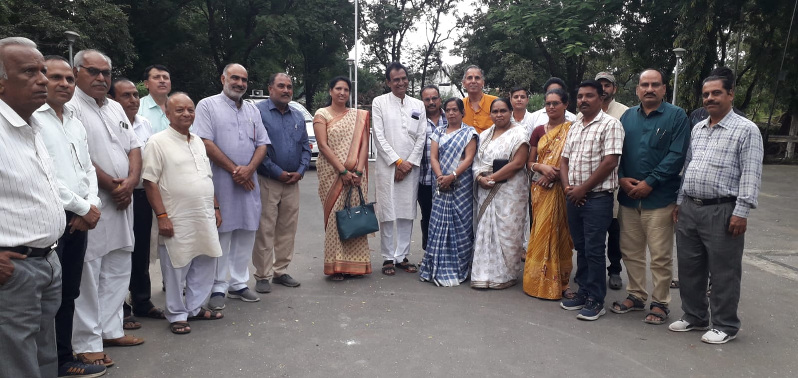 मध्य प्रदेश राज्य कर्मचारी कल्याण समिति अध्यक्ष को सौंपा ज्ञापन