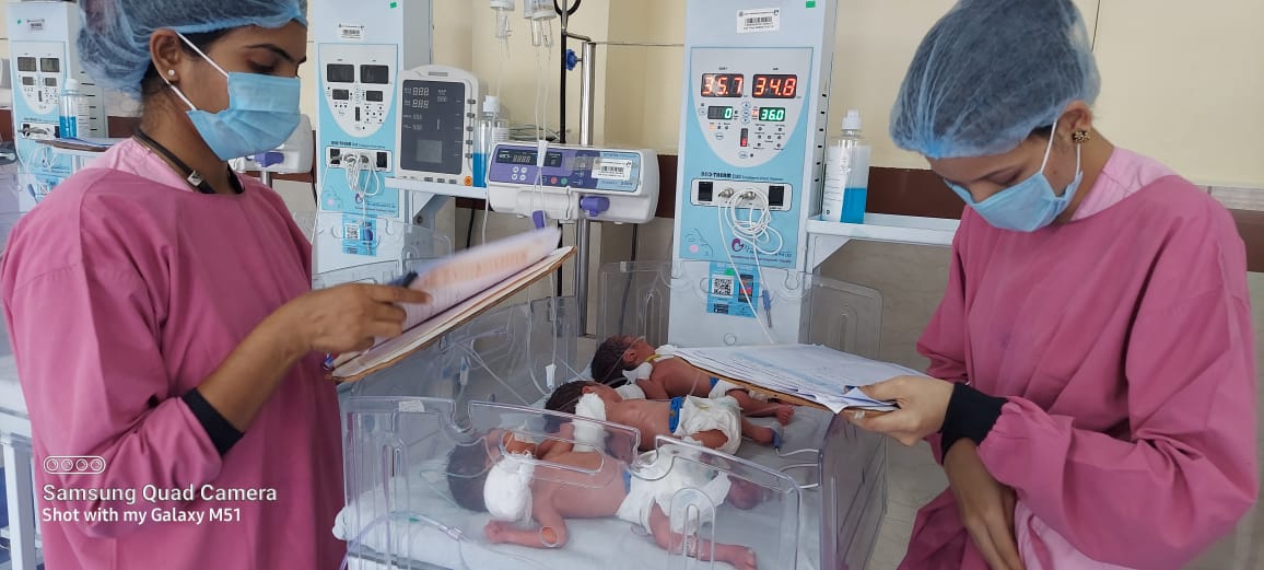 देवास जिला सरकारी अस्पताल के स्टॉफ ने ट्रिपल बच्चों की करायी नार्मल डिलेवरी,  मां और बच्चें सभी स्वस्थ