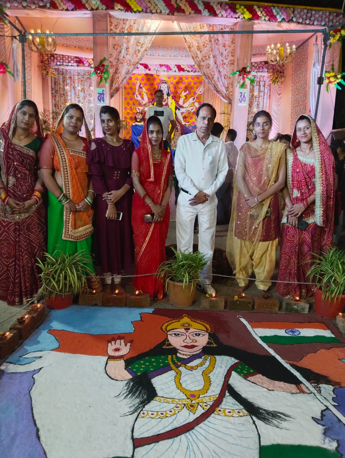 मातृशक्तियों ने बनाई आकर्षक रंगोली
सिल्वर क्लब ने 9 दिनों तक किए विभिन्न आयोजन