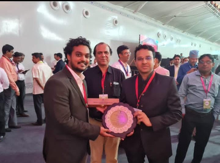 “खूब मारा नंबर देवास नगर निगम भारत में दूसरे स्थान पर” देखें