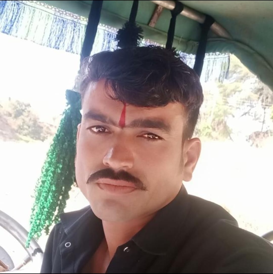 “देवास में विवाद के बाद चाकू से हमला युवक की हुई मौत आरोपी गिरफ्तार आरोपी के घर , ढाबे पर चला बुलडोजर” देखें