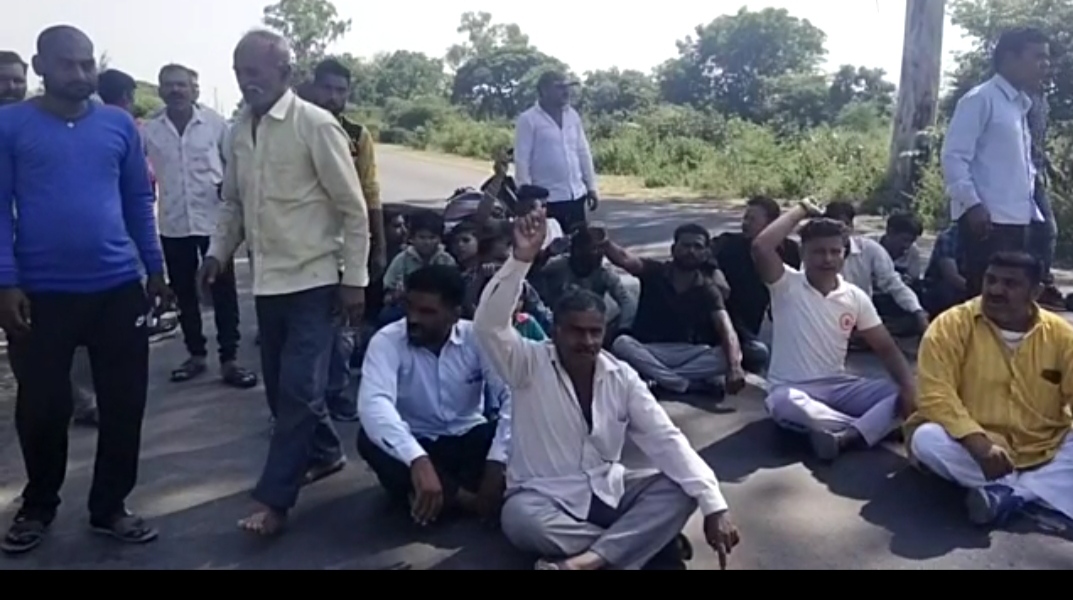 ” पेट्रोल पंप पर हत्या के आरोपी को फांसी की मांग को लेकर किया सांसद सोलंकी का घेराव कर कि नारेबाजी वे मृतक के परिजन से मिलने गए थे” देखें