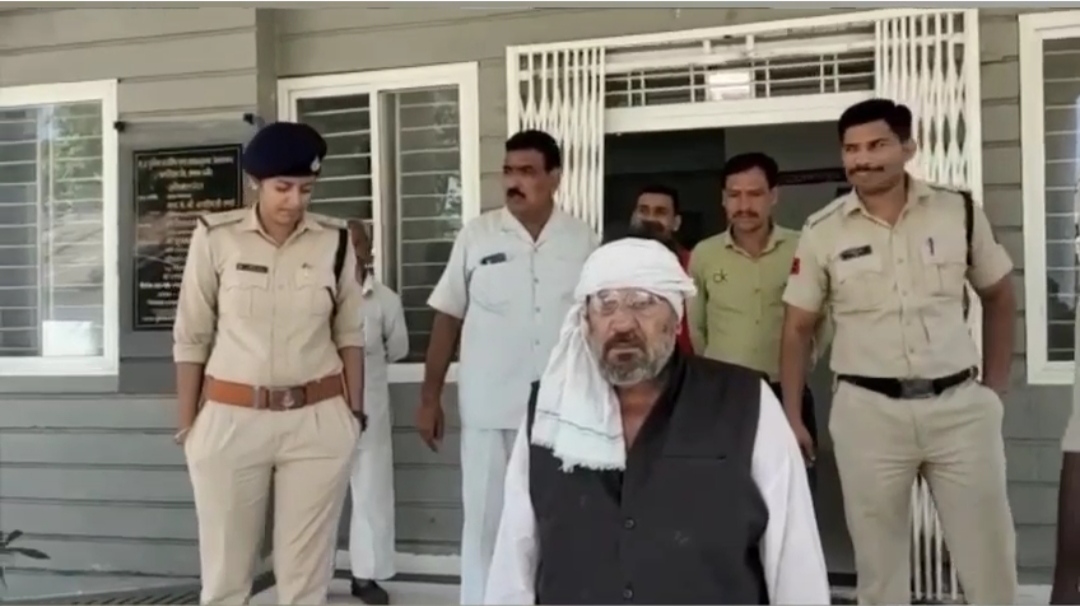 “सोना चमकाने के नाम पर ठगी करने वाले राजस्थान के ठग को देवास पुलिस ने धरदबोचा” देखें