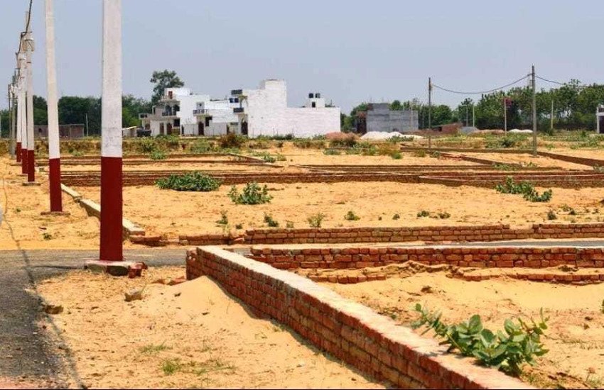 घोषणा को बीते 4 माह लेकिन अभी तक पेकि प्लाट के संदर्भ में कोई निर्णय नहीं हुआ।  मुख्यमंत्री की घोषणा पर शीघ्र हो अमल (कांग्रेस ने उठाया पेकि प्लाट का मुद्दा)