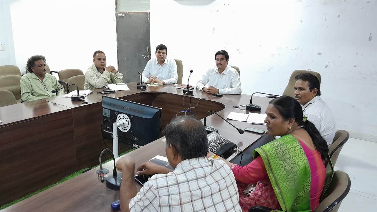 जिले में ब्‍लेक में खाद का विक्रय करने वालों पर होगी सख्‍त कार्यवाही – कलेक्‍टर श्री गुप्‍ता