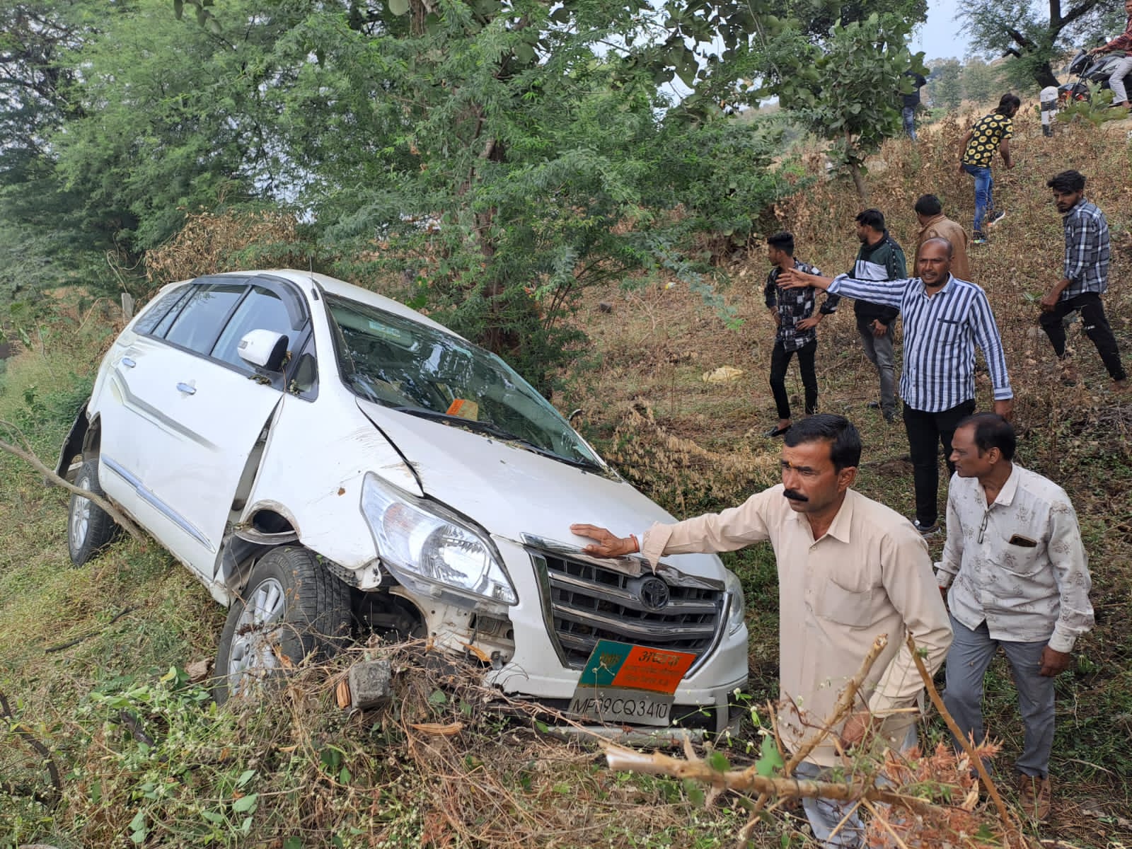 *लोहारदा की नगर पंचायत अध्यक्ष दुर्घटना में घायल