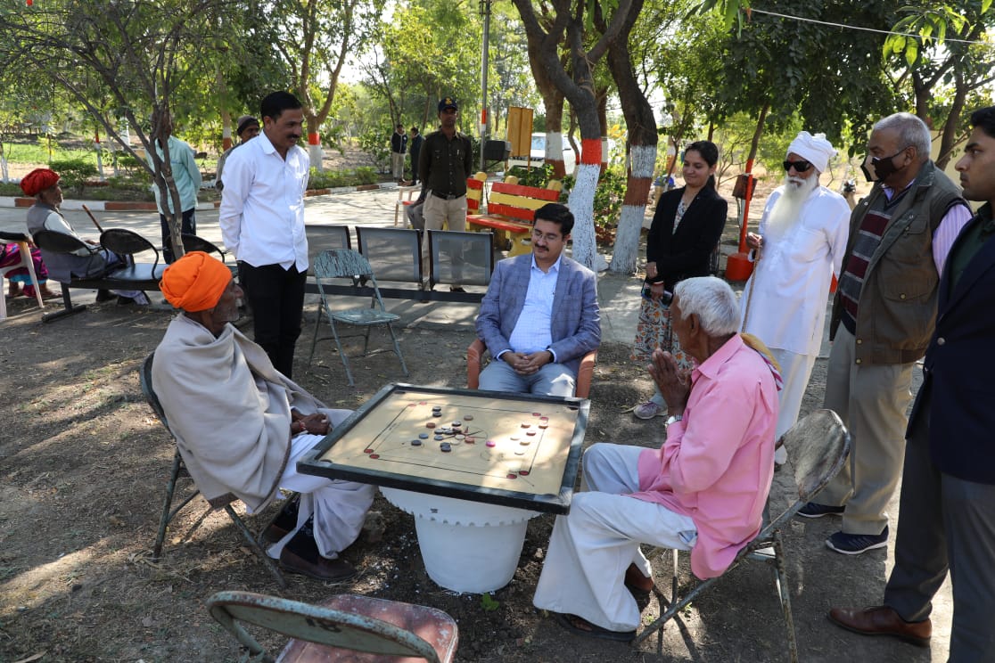 कलेक्टर श्री गुप्ता ने देवास में ओल्‍ड साइंस कॉलेज, वृद्धा आश्रम एवं विभिन्‍न शासकीय कार्यालयों का किया औचक निरीक्षण  ————-  कलेक्‍टर कार्यालय 26 जनवरी से भोपाल चौराहा के निकट ओल्‍ड साइंस कॉलेज में होगा संचालित,