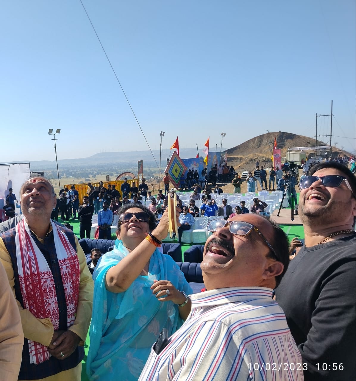 “विधायक राजे ,एसपी और सभापति का  पतंग उड़ाते यह वीडियो खूब हो रहा वायरल” देखें