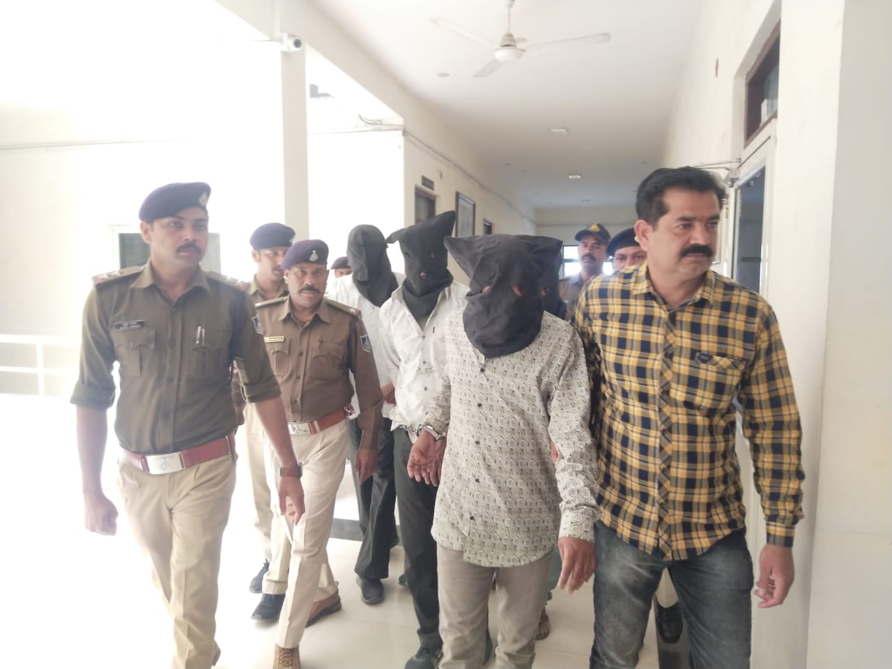 “फिल्मी स्टाइल में मर्डर कर उसे दुर्घटना में बदलने की साजिश , पुलिस ने कि नाकामयाब आरोपी अब हवालात में” देखें