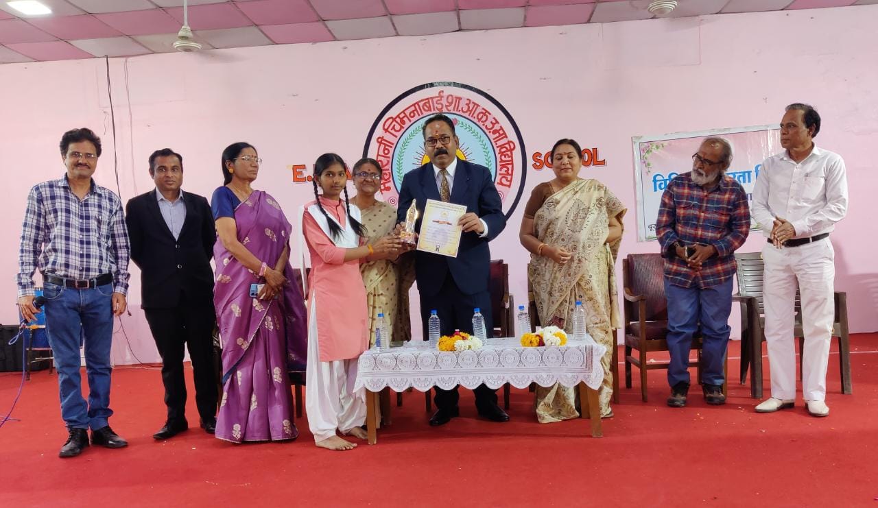 *हर कार्य को श्रेष्ठता से करने की आदत डालें । अपने व्यक्तित्व को प्रभावी बनाये : प्रधान न्यायाधीश