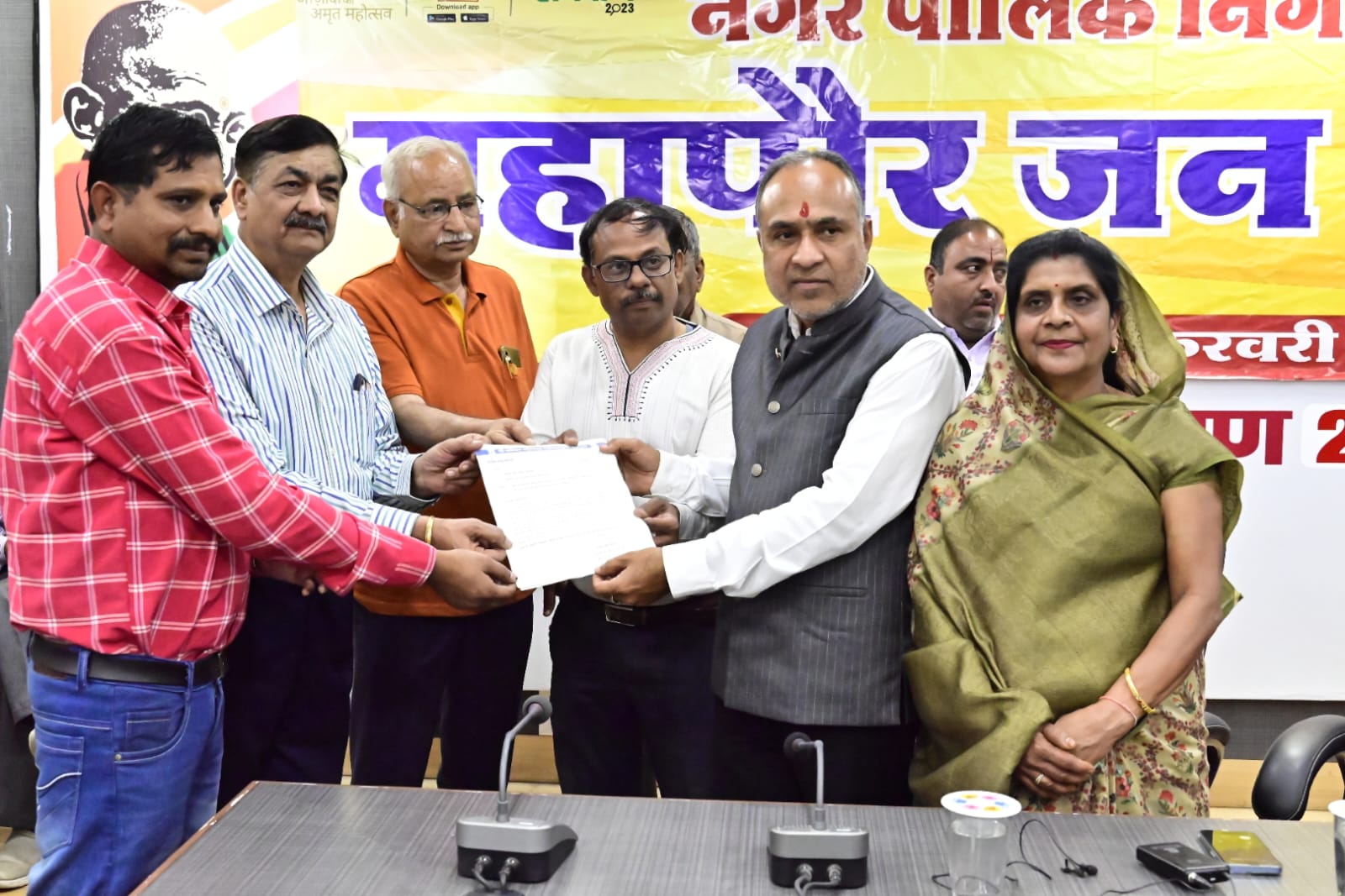 जैन समाज में किसी की मृत्यु होने पर दाह संस्कार गैस से संचालित शवदाहगृह मे ही किया जाएगा, महापौर जनसुनवाई में हुआ नागरिकों के आवेदनों का निराकरण