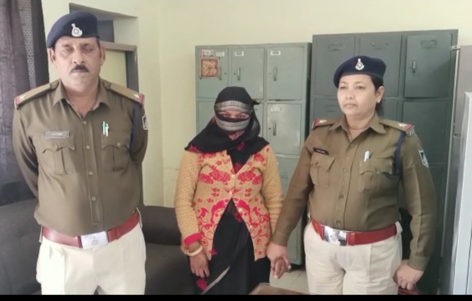 “औद्योगिक क्षेत्र थाने में लुटेरी दुल्हन की बहन गिरफ्तार” देखें