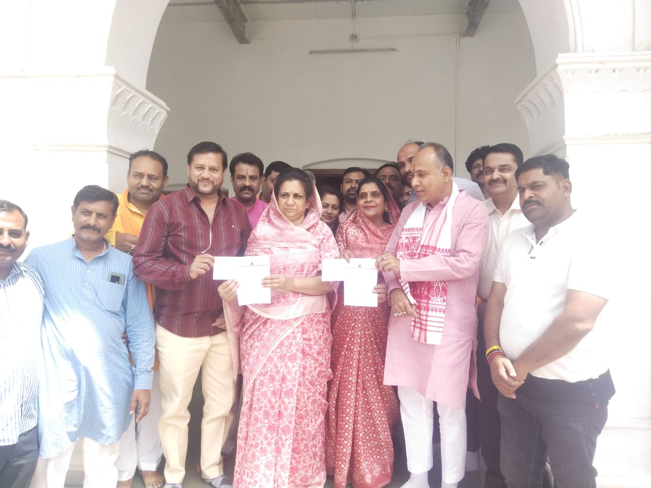 “ऑफिस ऑफिस ” के चक्कर से मुक्ति, नगर निगम  देवास की अनूठी पहल अब कोरियर से घर बैठे मिलेंगे जन्म और मृत्यु प्रमाण पत्र” देखें