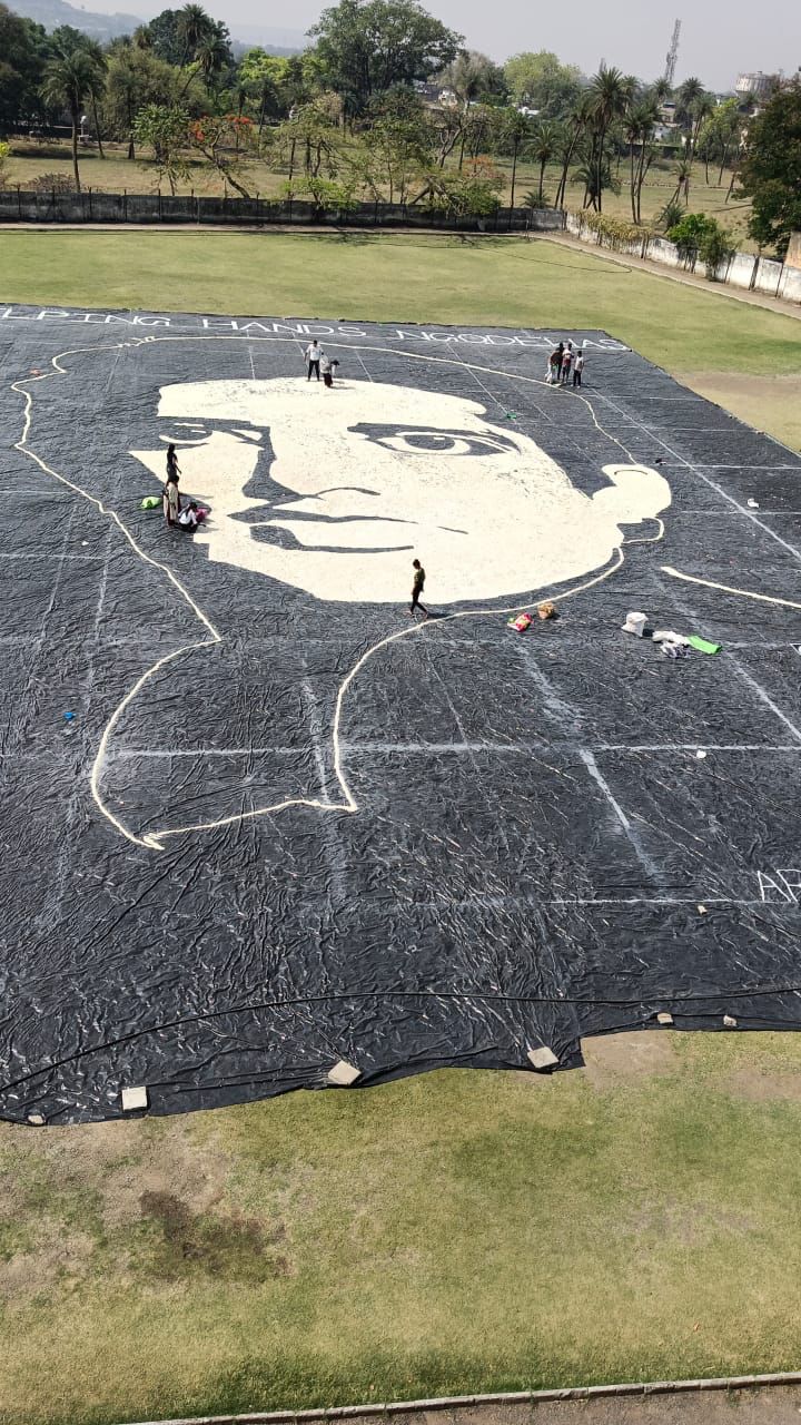 सेवा कार्यों की सराहना करने के लिए धन्यवाद देवास-  सोनू सूद


चावल से बना पोट्रेट देखने के लिए मुंबई से लाइव जुड़े फिल्म अभिनेता